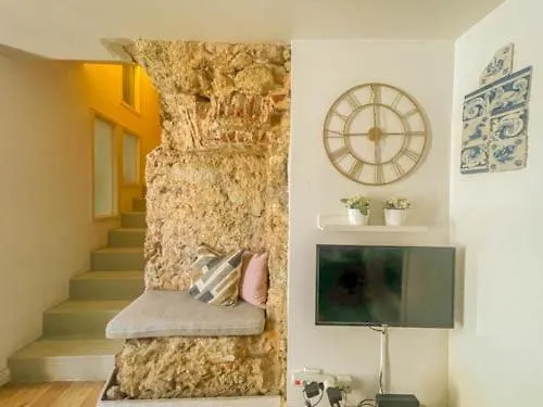 Historical Bica - 3 Bedroom Apartment Lisboa 0*,  Portugal