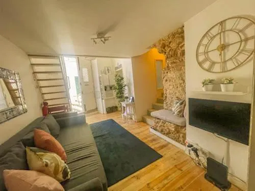 Historical Bica - 3 Bedroom Apartment Lisbon